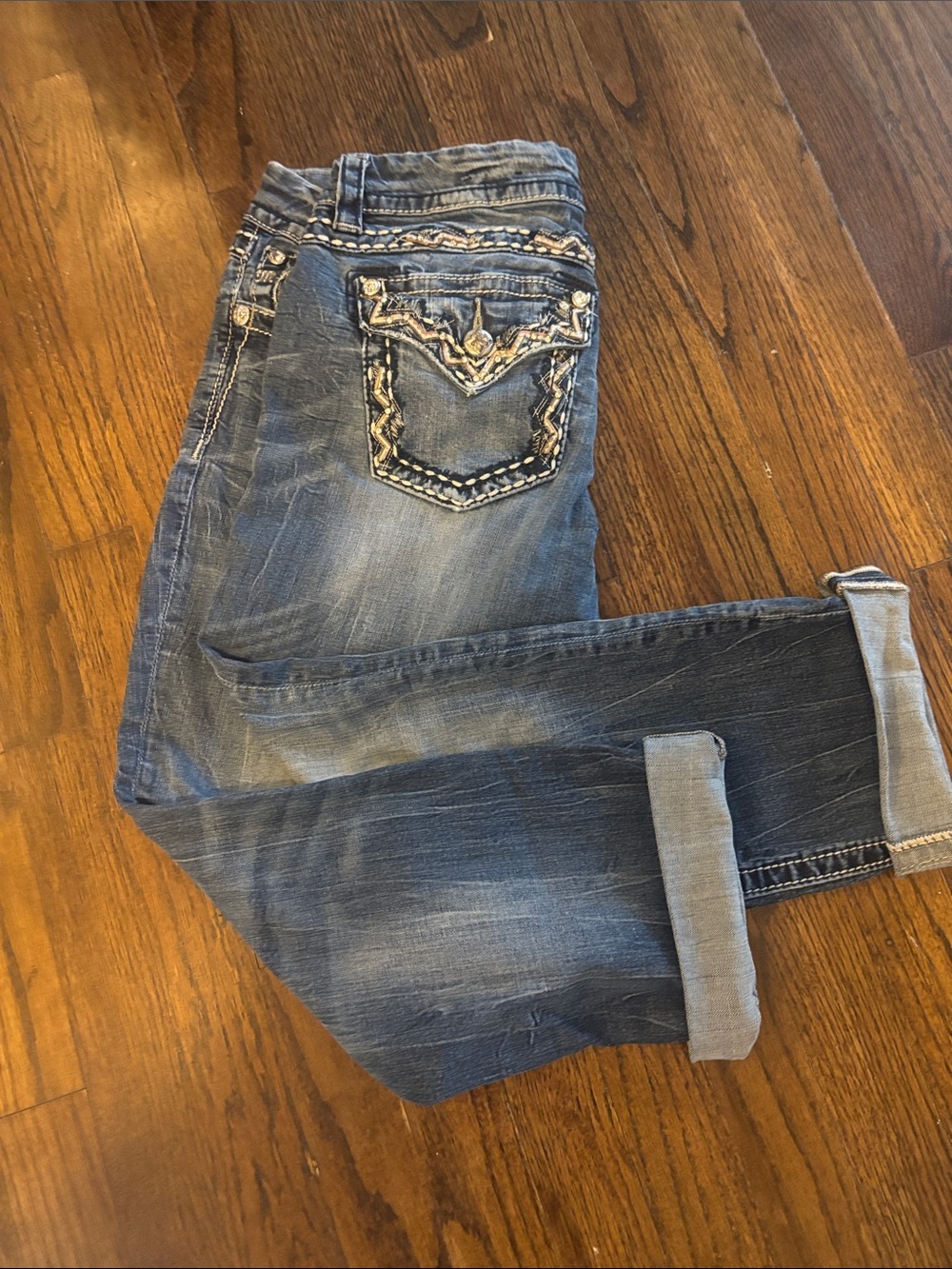 Miss Me Embellished Pocket Mid Rise Easy Crop Jeans